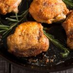 Sprøde og gyldne kyllingelår tilberedt i airfryer
