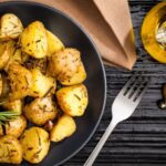 Velsmagende og fedtfattige råstegte kartofler fra airfryer